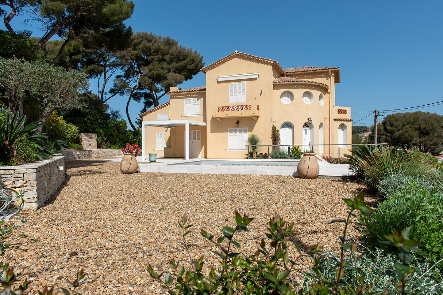 Aménagement paysager à Sanary-sur-Mer – Villa avec vue mer en terrasses