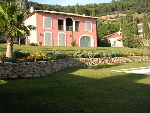 Création paysagiste d’un jardin à Carqueiranne dans le Var