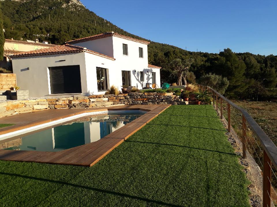 Terrasse bois et gazon synthétique La Valette du Var